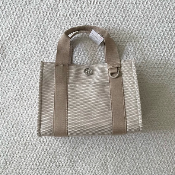 🆕 Mini Lululemon Two-Tone Canvas Tote - Picture 2 of 3